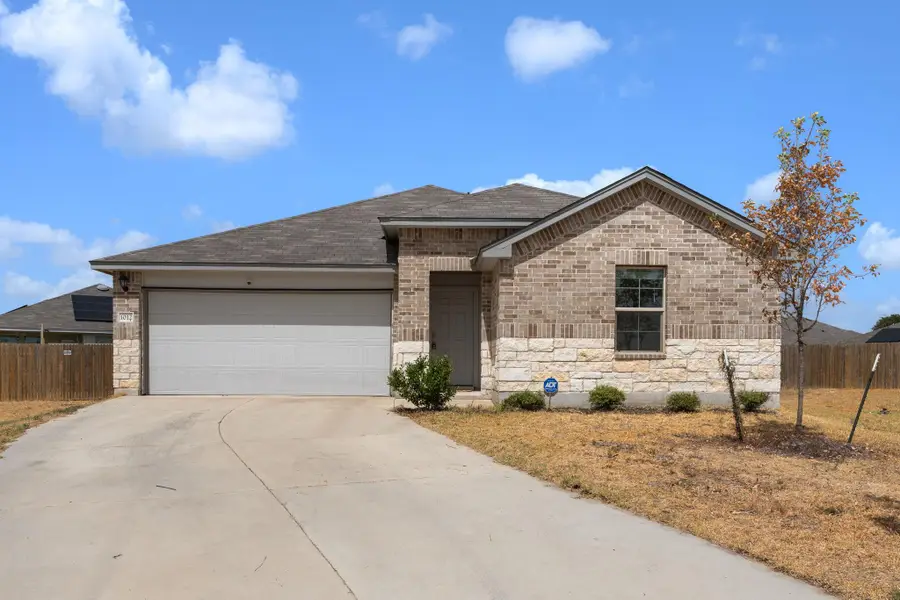 1012 Velvet Ct, Troy, TX 76579 - #2