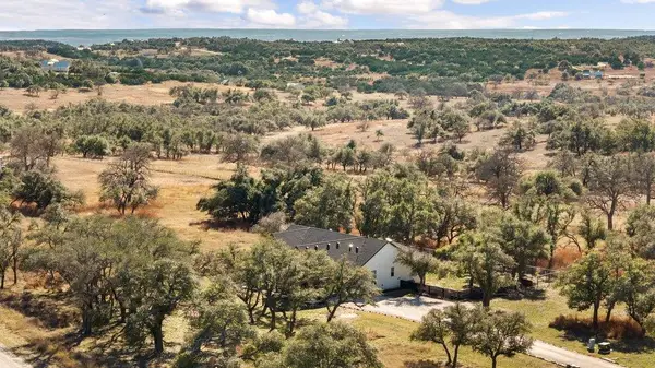 990 Axis Cir, Fredericksburg, TX 78624