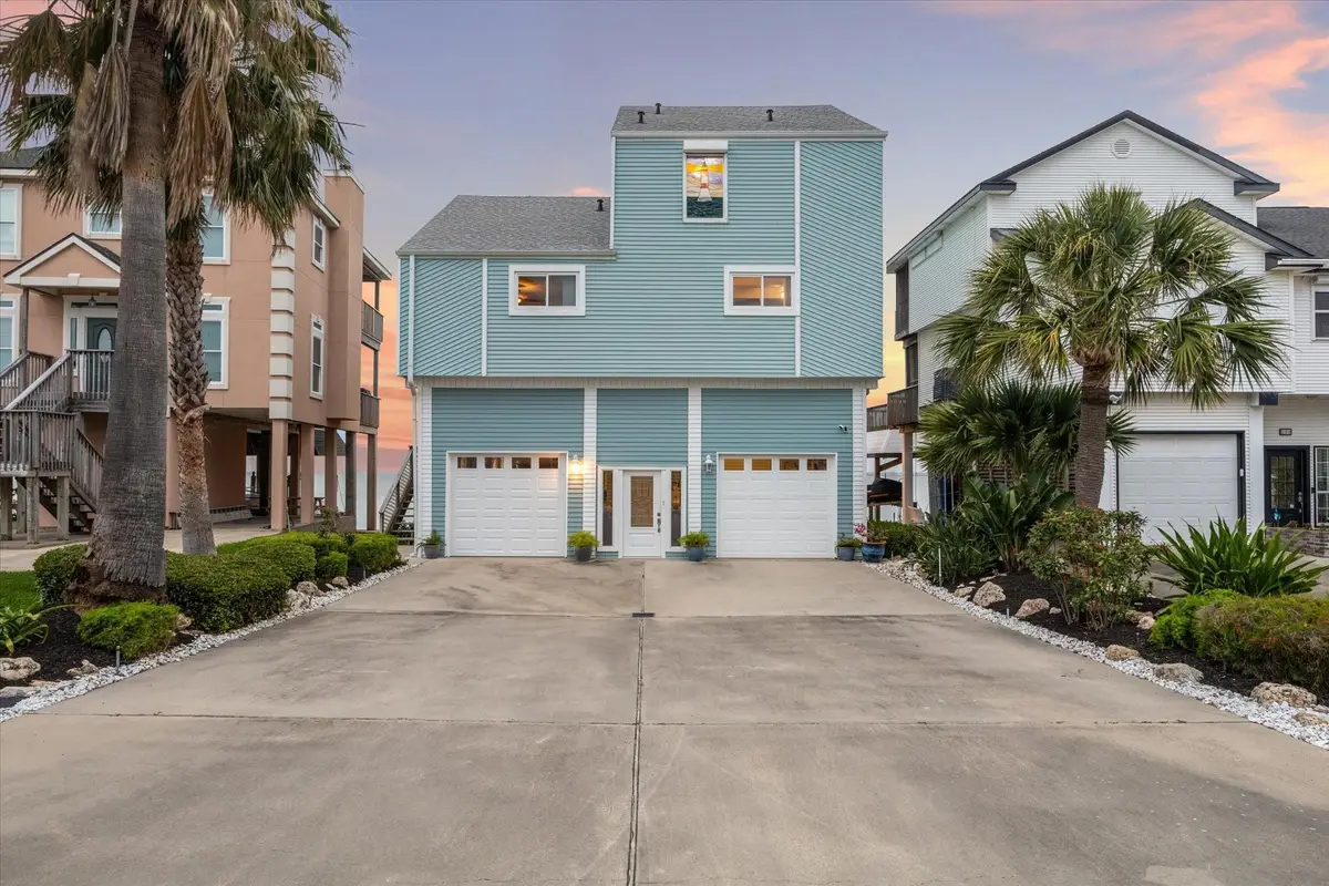 251 Isles End Rd, Galveston, TX 77554 - Image #1