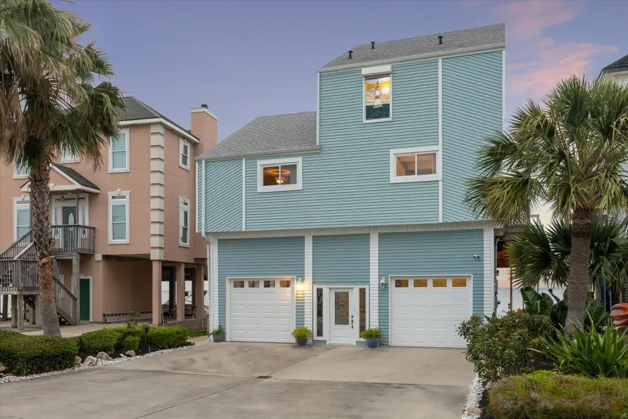 251 Isles End Rd, Galveston, TX 77554 - Image #2