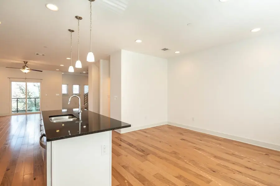 7204 Bassett Ct, Austin, TX 78741 - #3