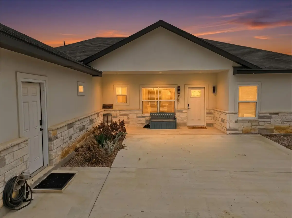 1515 Valley High Ln, Granite Shoals, TX 78654 - #1