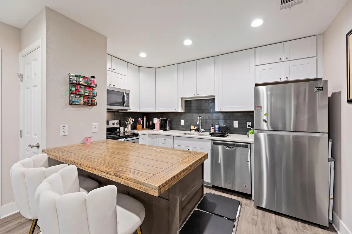 935 La Posada Dr #128, Austin, TX 78752 - #1