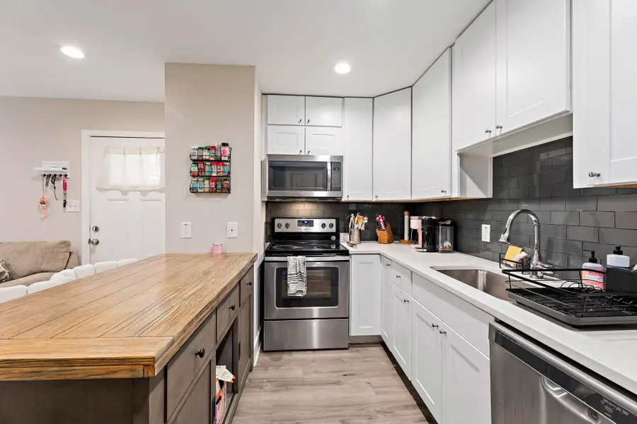 935 La Posada Dr #128, Austin, TX 78752 - #2