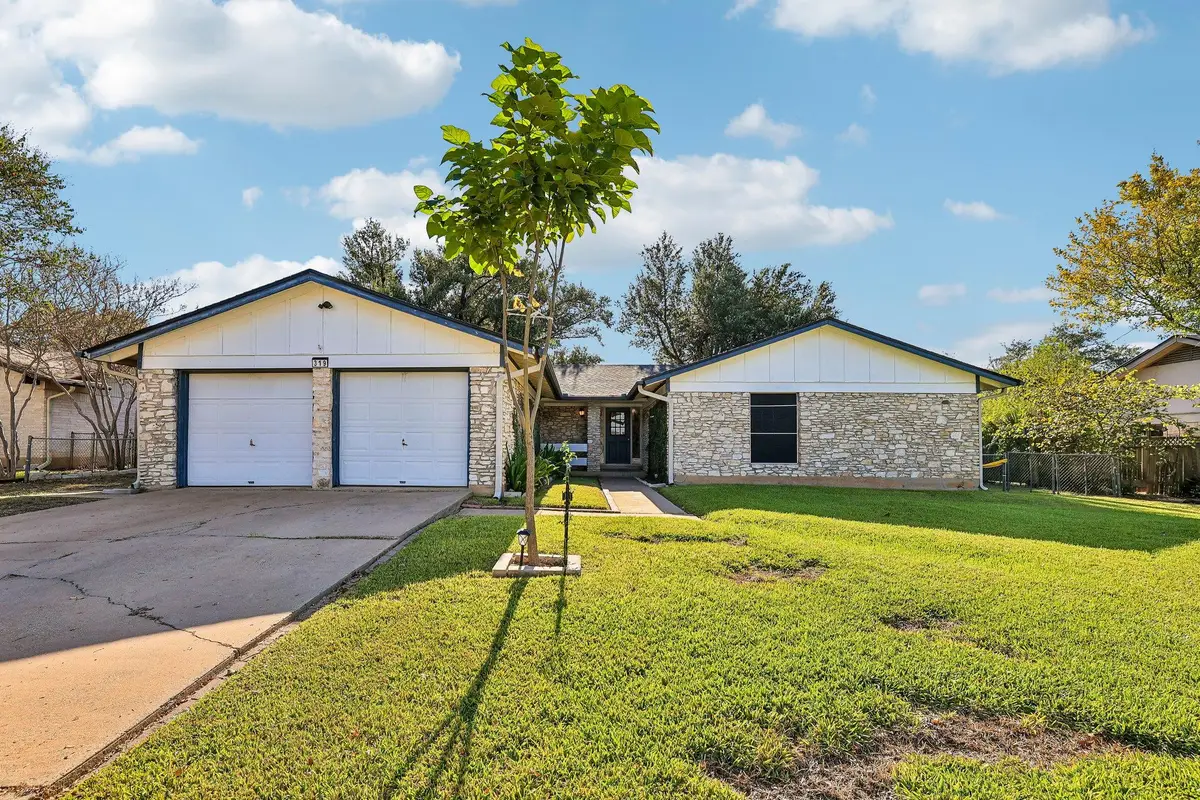 319 Mcclendon Dr, Elgin, TX 78621 - #1