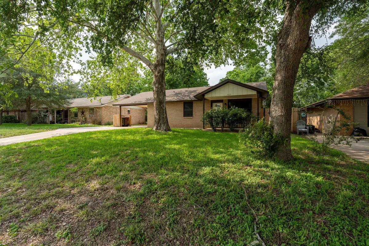 903 Mimosa Dr, Lockhart, TX 78644 - #1