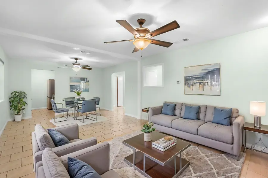 903 Mimosa Dr, Lockhart, TX 78644 - #2