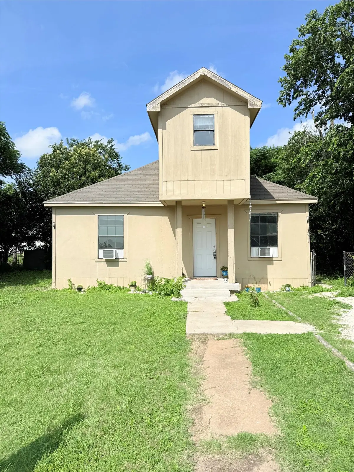 404 S Love Ave, Florence, TX 76527 - #1