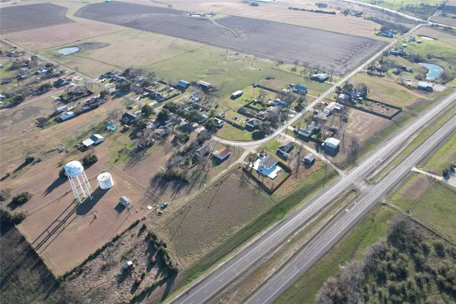 427 W Loop, Taylor, TX 76574 - Image #2