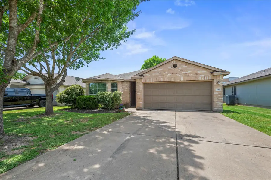 303 Liberty St, Hutto, TX 78634 - #2