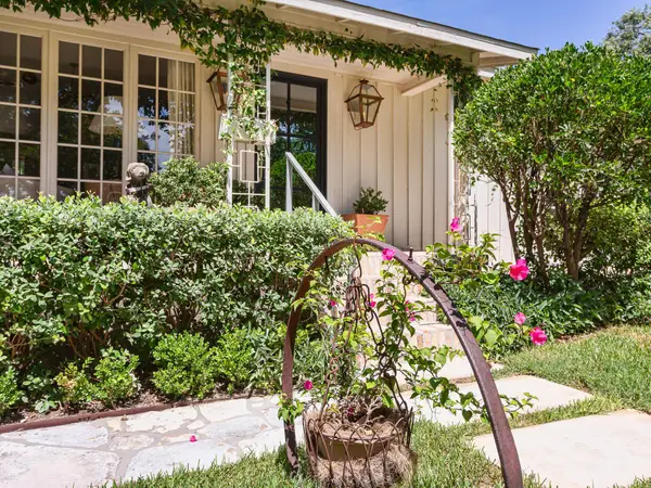 3800 Petes Path, Austin, TX 78731