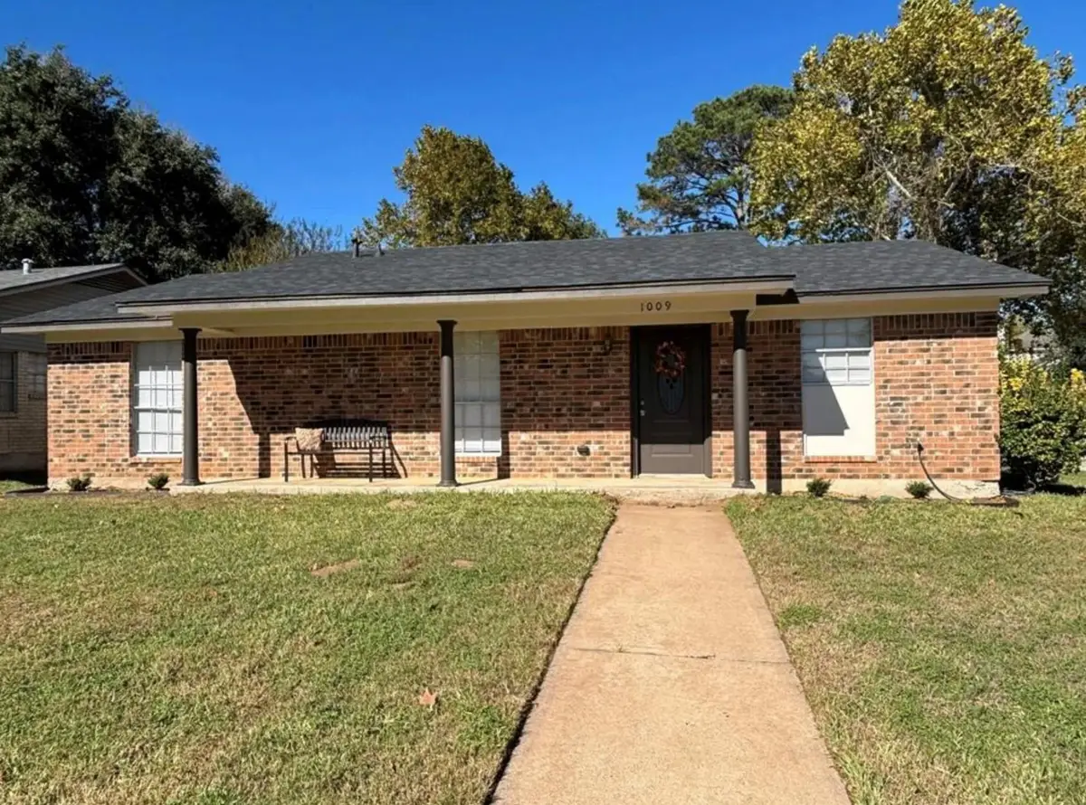 1009 Lawndale Ave, Brenham, TX 77833 - #1