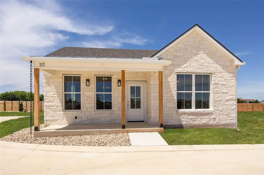 802 S Creek St #100, Fredericksburg, TX 78624 - #2