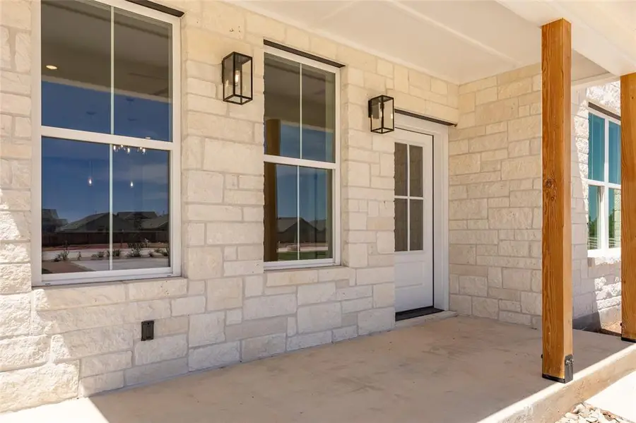 802 S Creek St #100, Fredericksburg, TX 78624 - #3