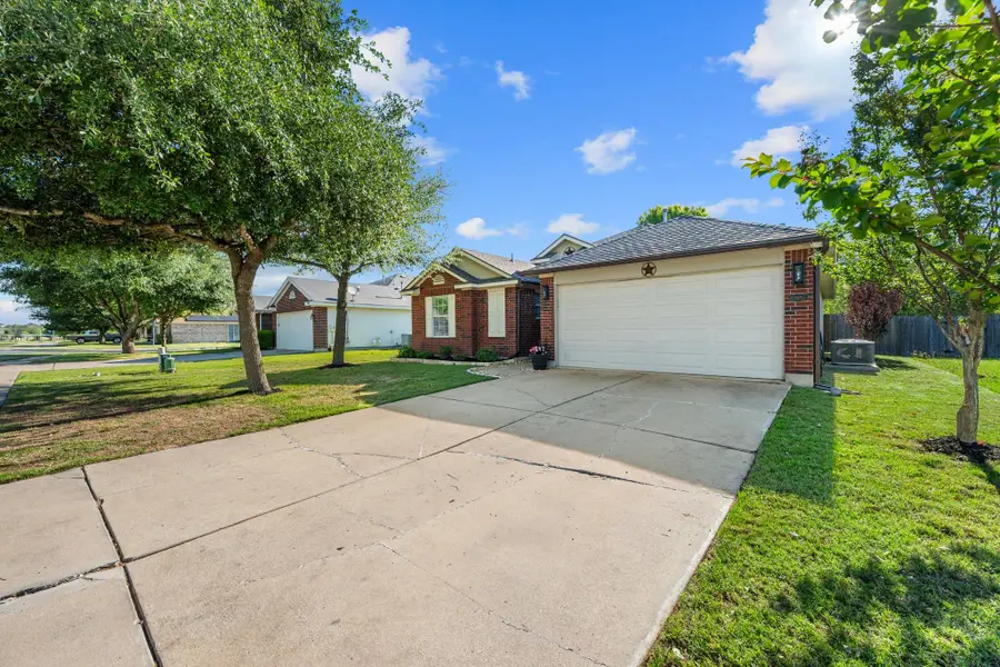 303 Mccoy Ln, Hutto, TX 78634 - #2