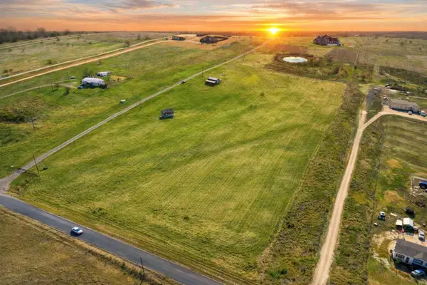 668 County Road 451, Taylor, TX 76574