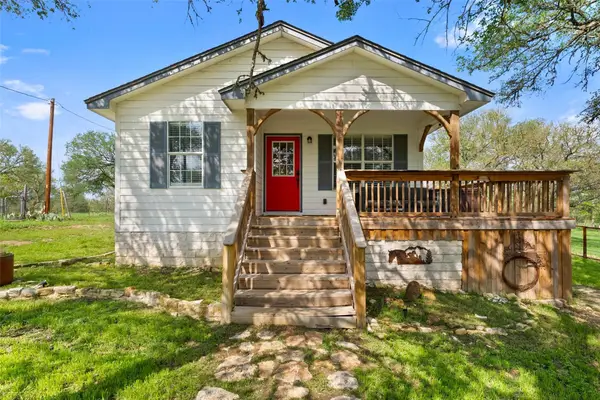 274 Old Austin Trl, Elgin, TX 78621