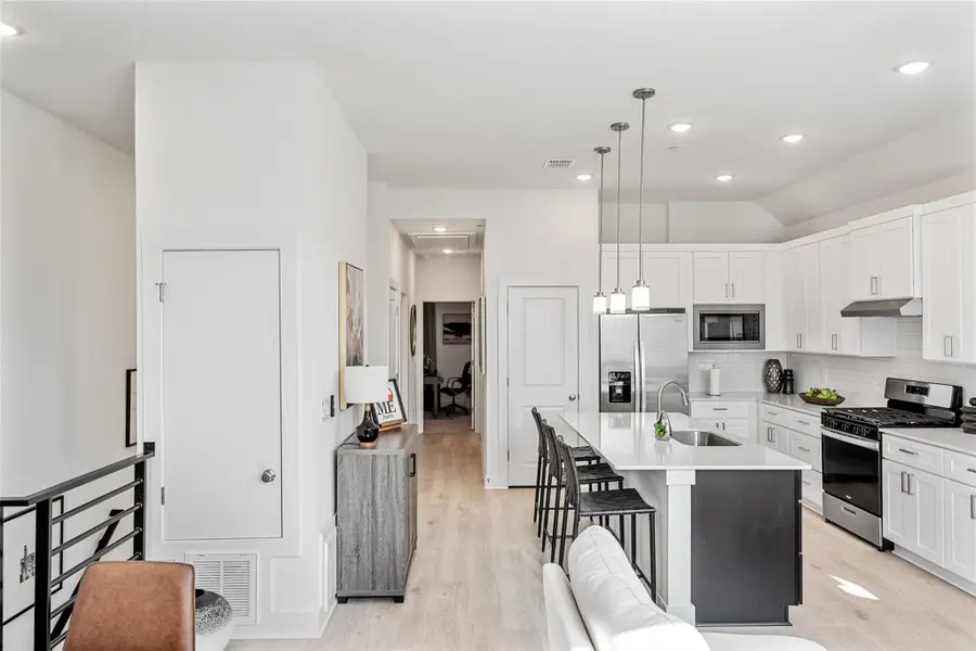 200 W 56th St #7104, Austin, TX 78751 - #3