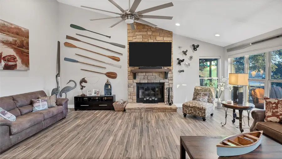 450 Pecan Creek Dr, Horseshoe Bay, TX 78657 - #2