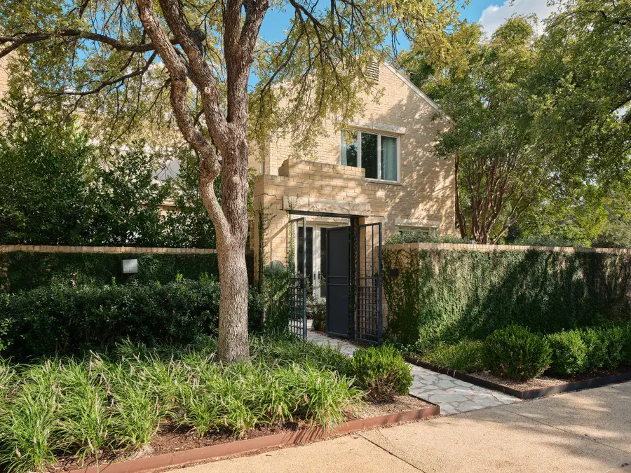 1109 Elm St #D, Austin, TX 78703 - Image #2