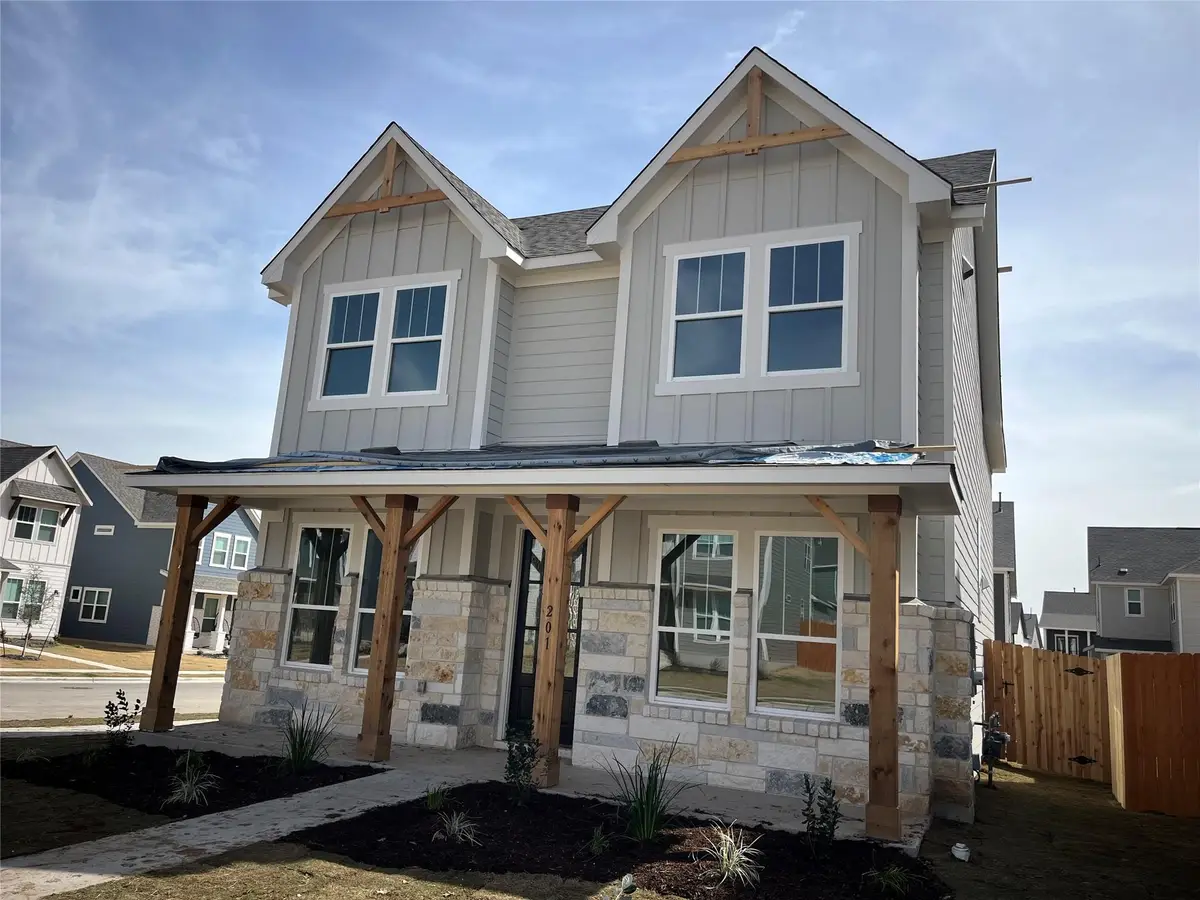 201 Woodrow Ln, Liberty Hill, TX 78642 - #1