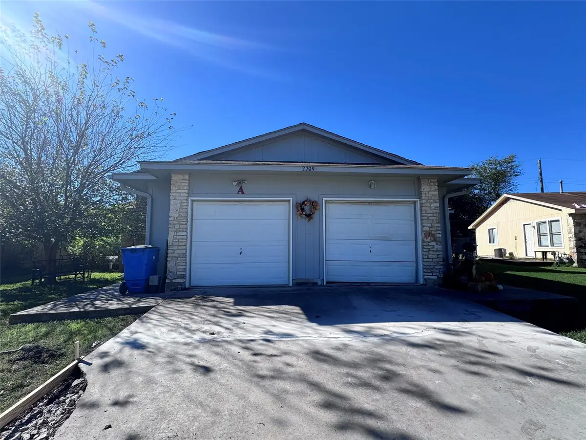 2709 Sunny Ln, Taylor, TX 76574 - Image #1