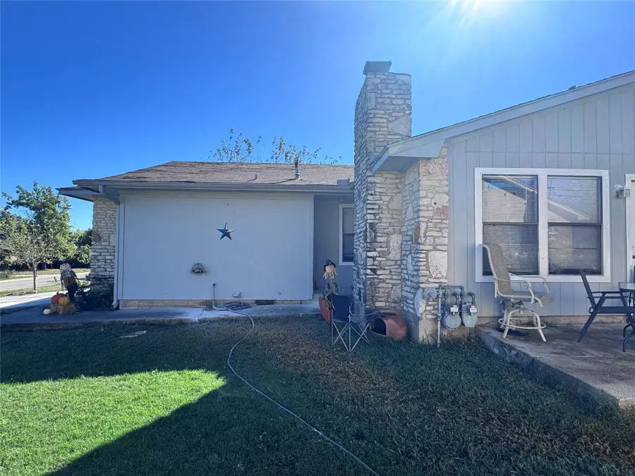 2709 Sunny Ln, Taylor, TX 76574 - Image #3