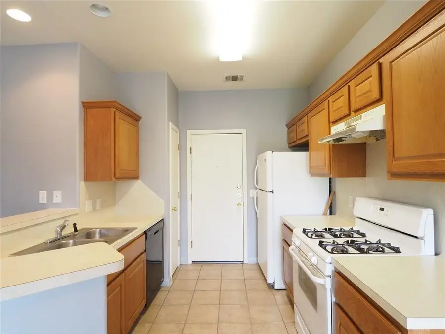 7504 Lazy Creek Dr, Austin, TX 78724 - #3
