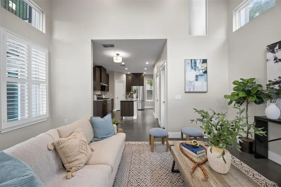 1609 Deloney St #B, Austin, TX 78721 - #3