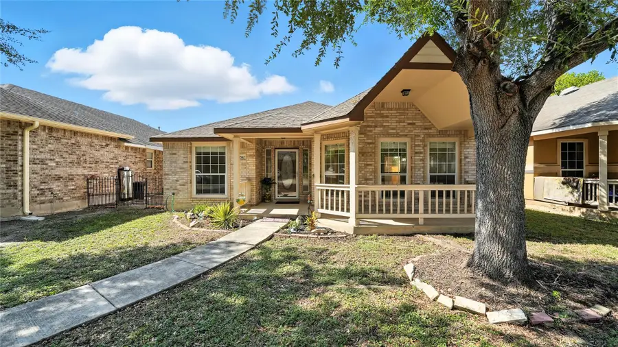 1742 Joy Spg, New Braunfels, TX 78130 - #2