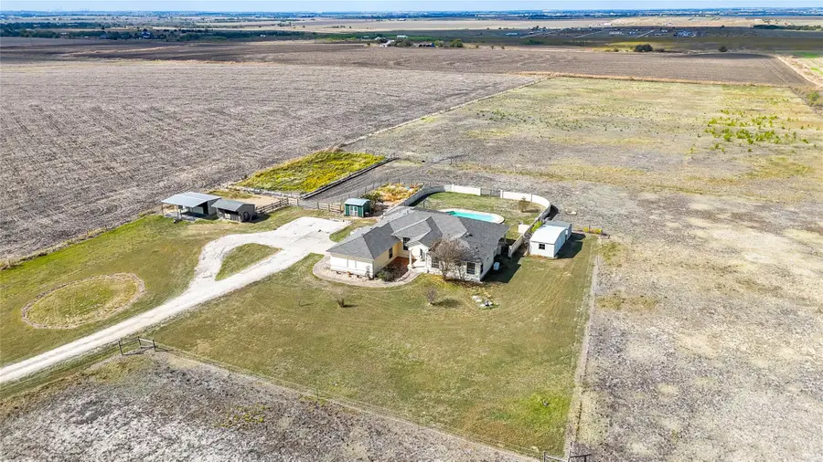 15620 Harry Lind Rd, Elgin, TX 78621 - Image #3