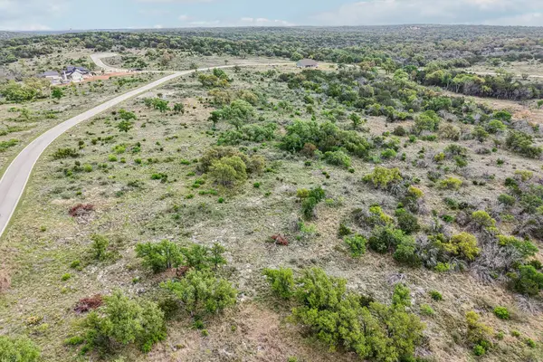 350 Big Creek Dr, Kingsland, TX 78639