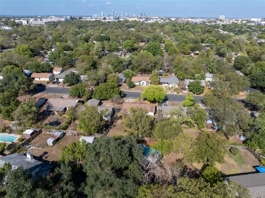 503 Westmorland Dr, Austin, TX 78745 - Image #2
