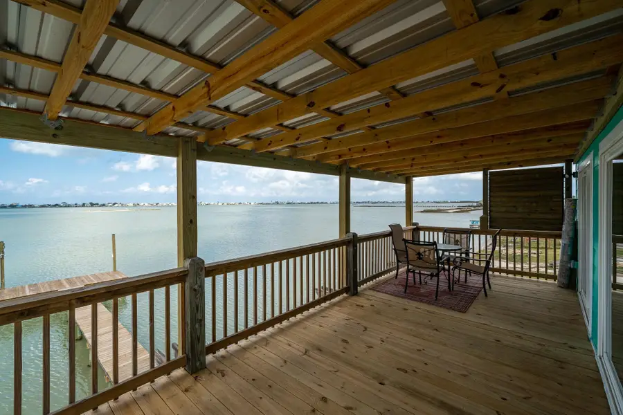 139 Lakeshore Dr, Rockport, TX 78382 - Image #2
