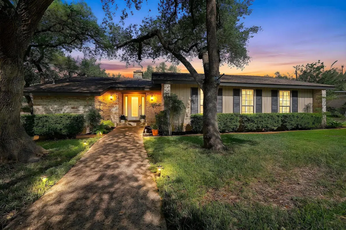 9105 Balcones Club Dr, Austin, TX 78750 - #1