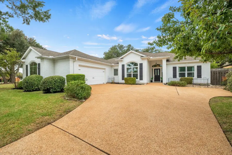 120 Copperleaf Rd, Lakeway, TX 78734 - Image #2