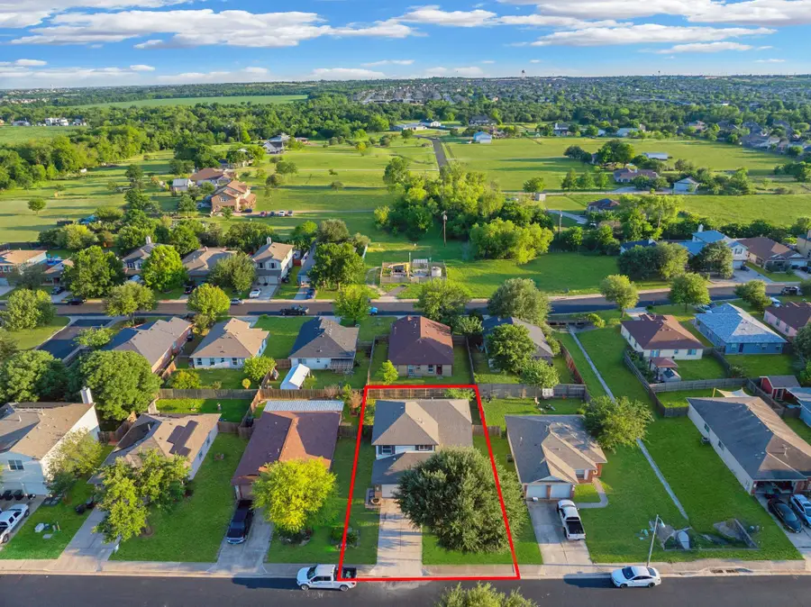 124 Steven St, Hutto, TX 78634 - #2