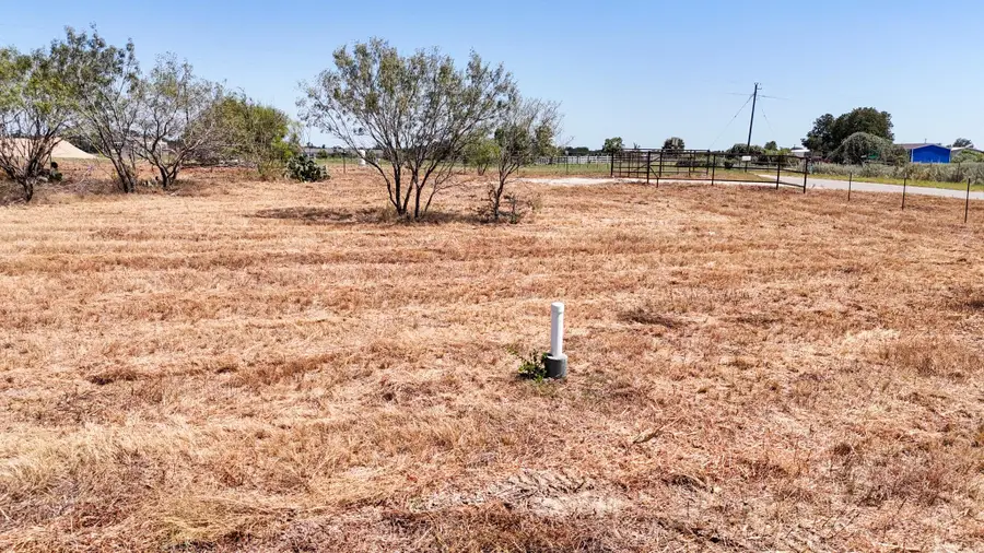 4049 Old Colony Line Rd, Dale, TX 78616 - #2