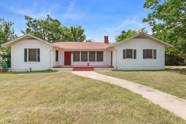 900 N Main St, Burnet, TX 78611