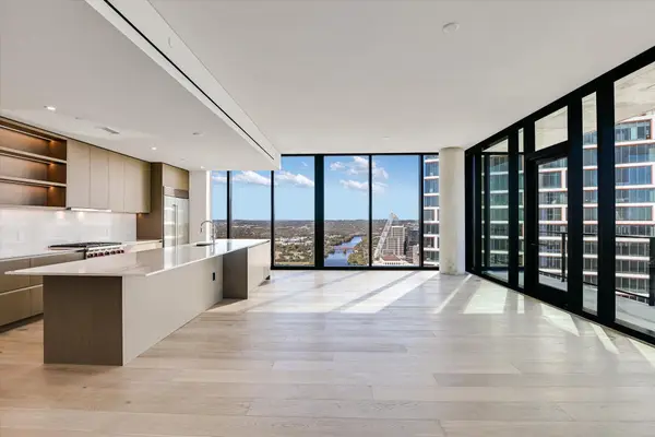 610 Davis St #4304, Austin, TX 78701