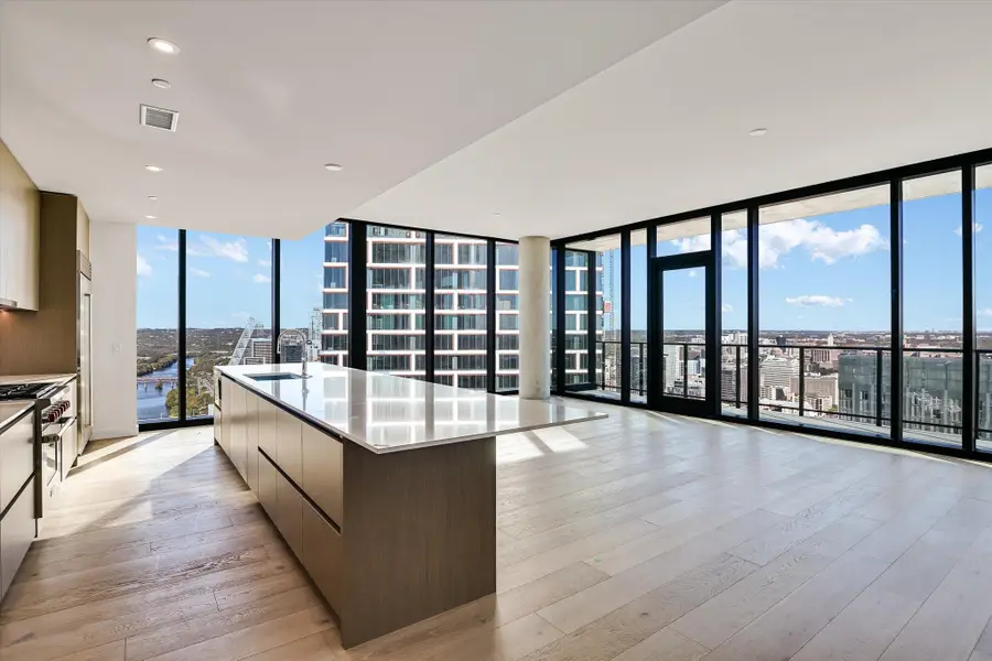 610 Davis St #4304, Austin, TX 78701 - Image #2