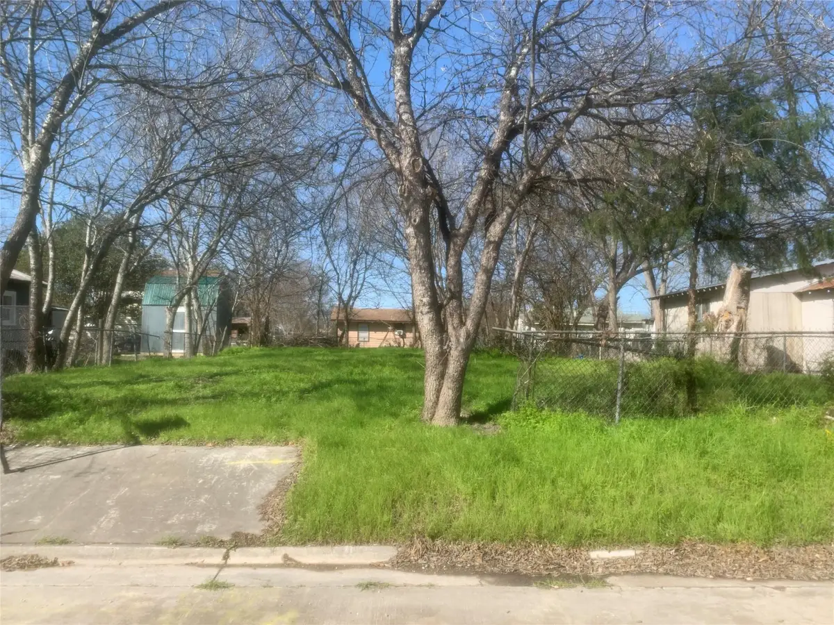 1622 Starcke St, Seguin, TX 78155 - #1