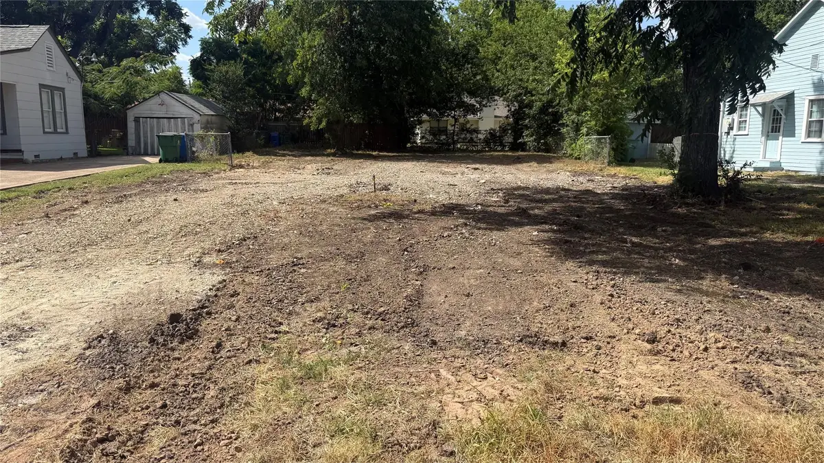 1312 Wallace St, Taylor, TX 76574 - #1