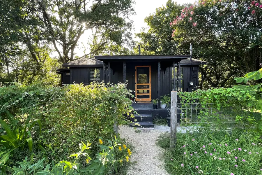 5921 Ponca St, Austin, TX 78741 - #2