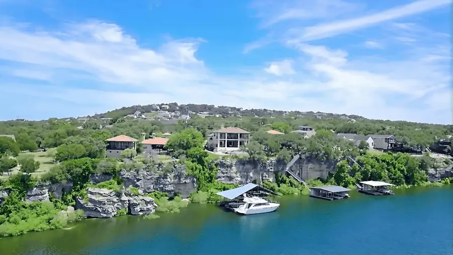 22000 Briarcliff Dr, Spicewood, TX 78669 - Image #2