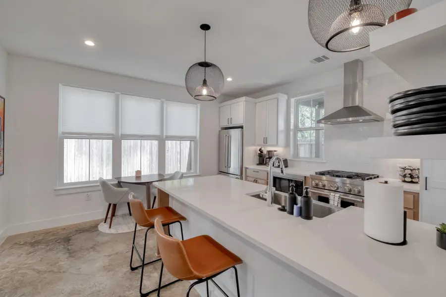 5406 Downs Dr #2, Austin, TX 78721 - #3