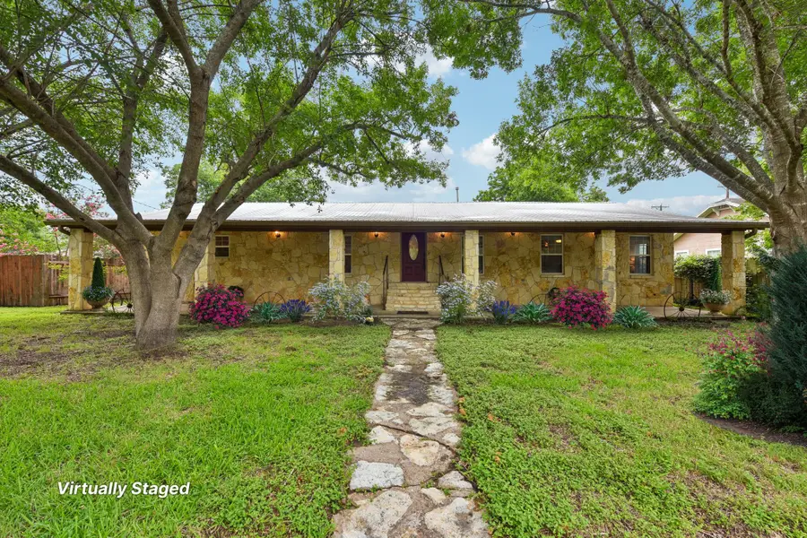 205 N Avenue E, Elgin, TX 78621 - #2