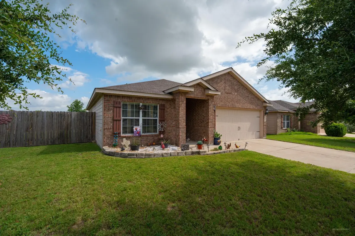 101 Hawkins Ln, Jarrell, TX 76537 - #1