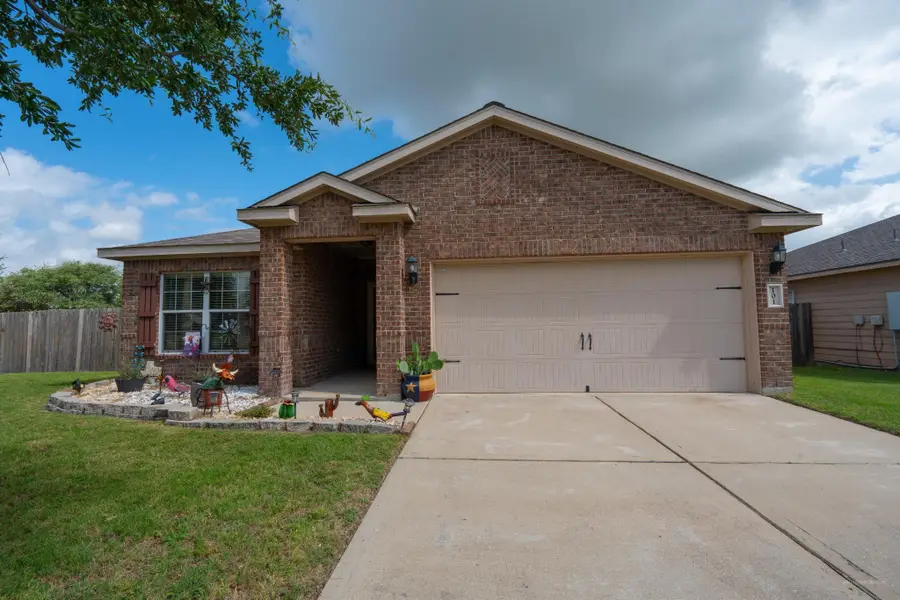 101 Hawkins Ln, Jarrell, TX 76537 - #2