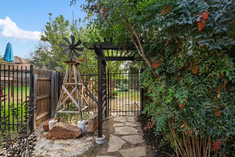 503 S Meadowlark St #A, Lakeway, TX 78734 - #3